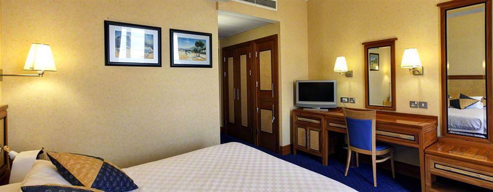 Grange Bracknell Hotel Kültér fotó