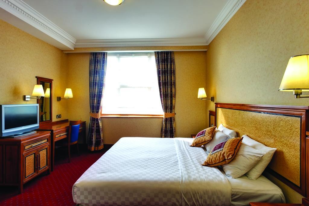 Grange Bracknell Hotel Kültér fotó